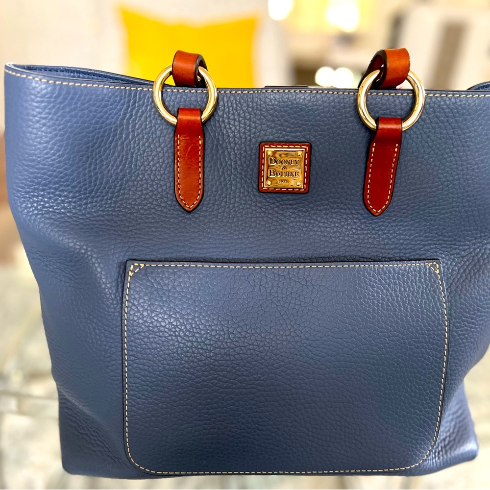 Dooney and Bourke Blue Leather Pebble Grain Handbag 13W x 11H x 6D